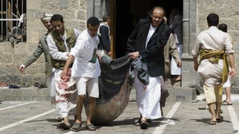 ИГ взяло ответственность за взрывы в мечетях в Йемене - ФОТО